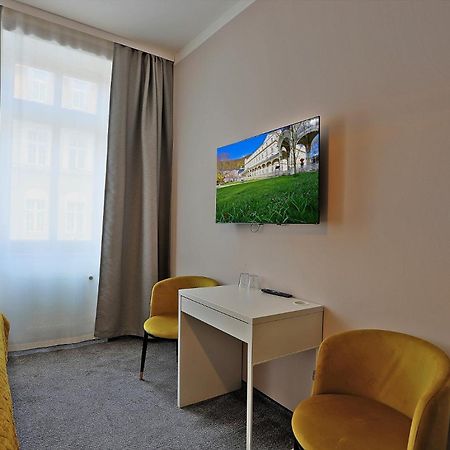 Hotel Pilgrim Karlovy Vary Habitación foto